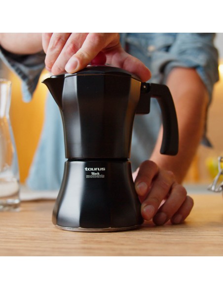 Włoska kawiarka o eleganckim designie na 9 filiżanek kawy Taurus Black Moments 9 - Zaparzacze i kawiarki Włoska kawiarka o eleganckim designie na 9 filiżanek kawy Taurus Black Moments 9 8414234840820 3