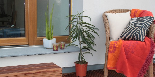 Jak wybrać meble na mały balkon lub taras?