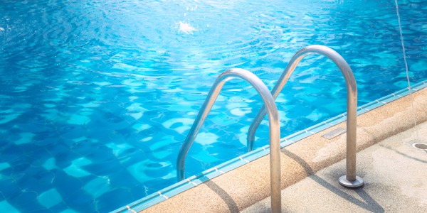 Jak dbać o czystość basenu ogrodowego?